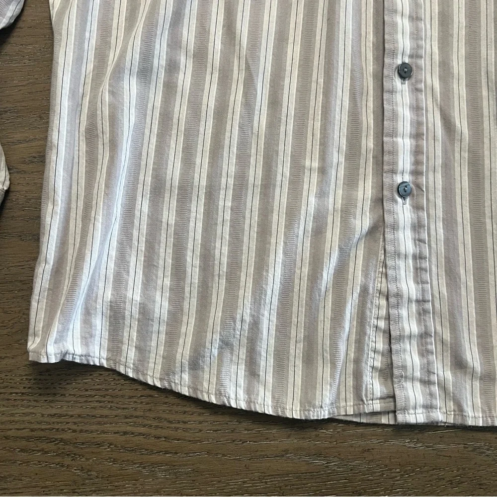 Eighty Eight Y2K Men's Gray Striped Button Down Shirt with Crest design size L - Picture 5 of 11